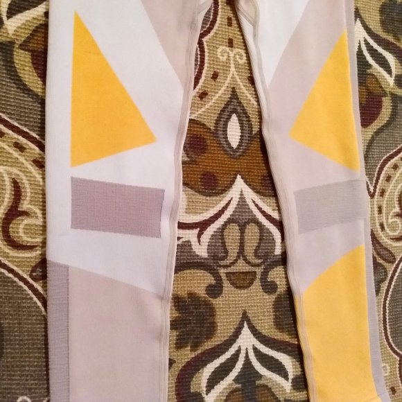 NWT Nike Tight Fit Yoga Pants Size XL - Picture 3 of 11